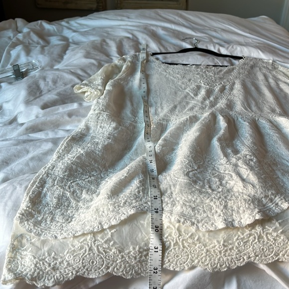 Coco and Jaimeson, large white lace and embroidery dress. Beautiful details. - Picture 4 of 7